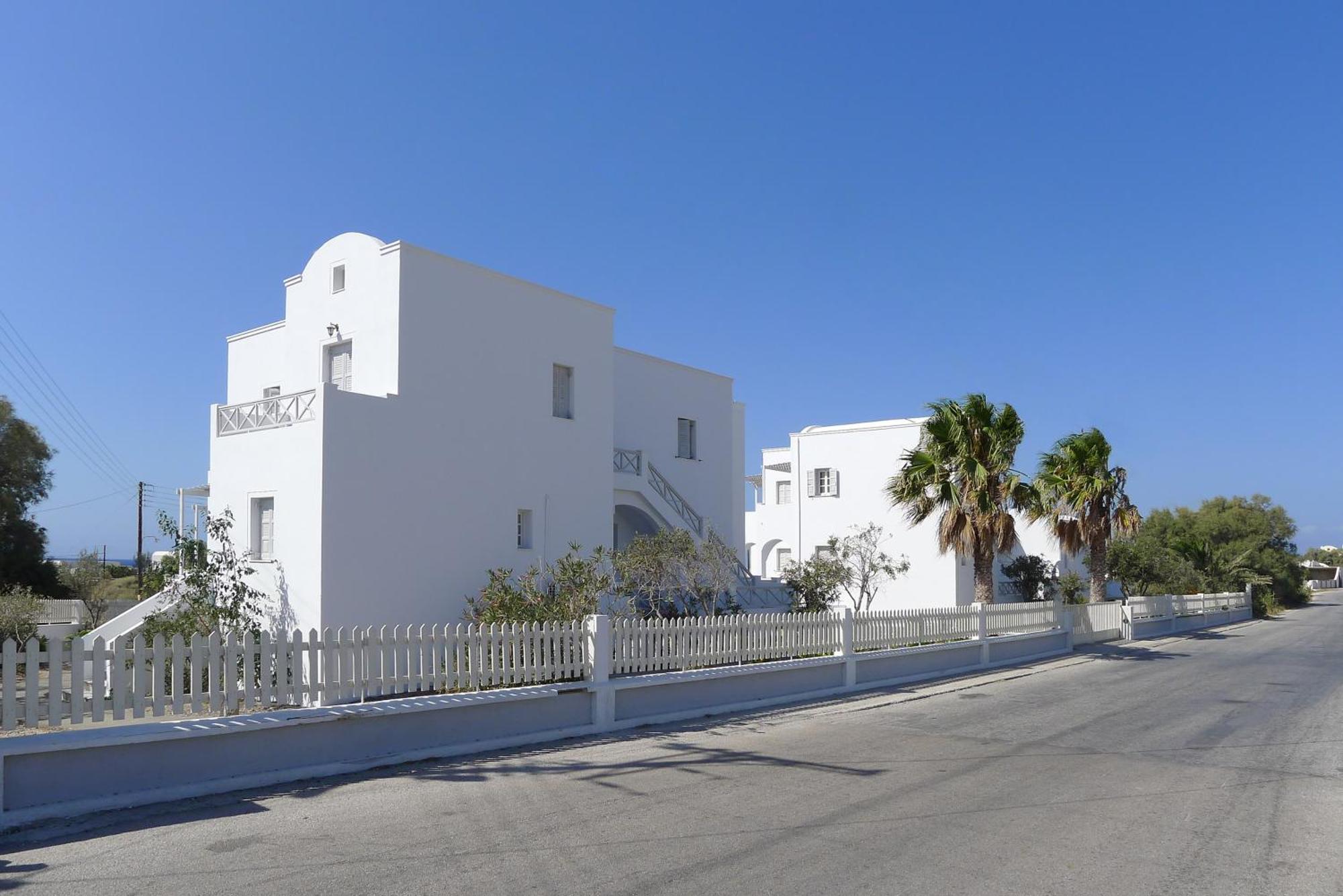 Nostos Studios Perivolos  Buitenkant foto